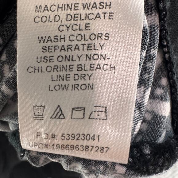 Catherines Top Womens 3X Black White Liquid Knit Stretch V-Neck Half Sleeve - Picture 13 of 13